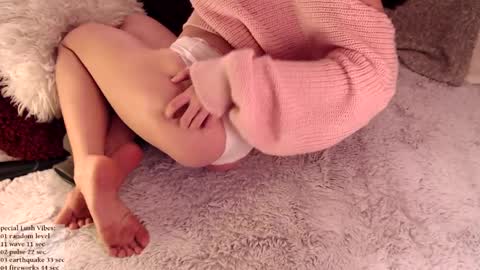 Snapshot of yummy_honey_ chatting on May 7, 8:14 pm Mia online Monday 10pm CET online show from May 7, 8:14 pm
