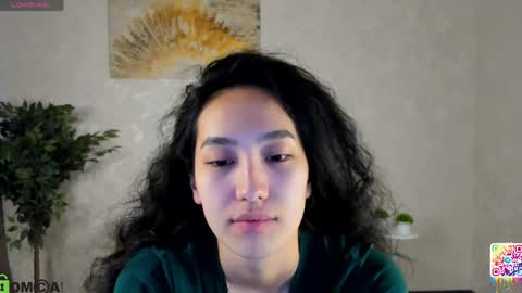 Snapshot of yummy_lamii chatting on April 24, 3:53 am Cindey online show from April 24, 3:53 am
