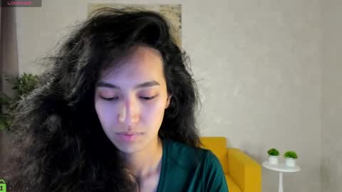 Snapshot of yummy_lamii chatting on April 27, 11:52 am Cindey online show from April 27, 11:52 am