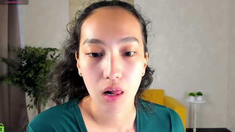 Snapshot of yummy_lamii chatting on May 11, 11:27 am Cindey online show from May 11, 11:27 am