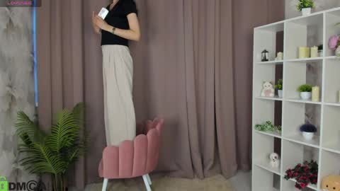 Snapshot of yummy_lamii chatting on May 12, 11:40 am Cindey online show from May 12, 11:40 am