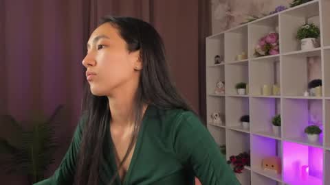 Snapshot of yummy_lamii chatting on June 4, 11:27 am Cindey online show from June 4, 11:27 am