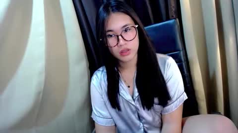 yuriyumixx_xoxo online show from September 21, 11:23 am