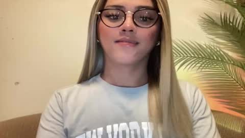 Miss Cali online show from March 10, 3:33 am