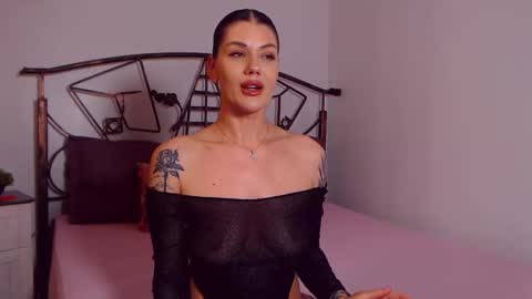 I V Y   online show from May 22, 7:52 pm