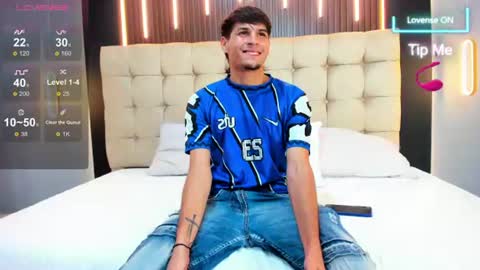 zack23__ online show from June 25, 3:06 am
