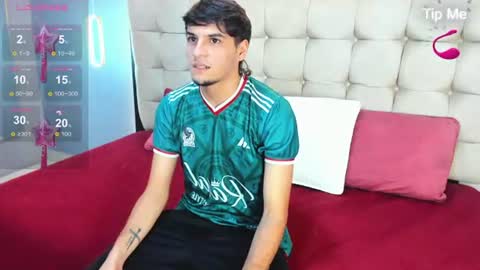 zack23__ online show from July 5, 3:13 am