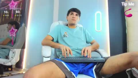 zack23__ online show from July 21, 3:42 am