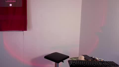 Snapshot of zackary_025 chatting on February 27, 10:04 am Zack online show from February 27, 10:04 am