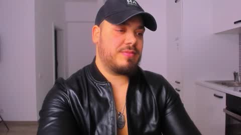 Snapshot of zackconnorsx chatting on February 24, 9:24 pm Zack online show from February 24, 9:24 pm