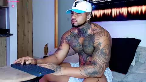 INSTAGRAM yormanfit7 online show from July 11, 8:28 am