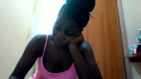 Snapshot of zainxxxx chatting on February 6, 12:16 pm zainxxxx online show from February 6, 12:16 pm