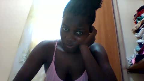 Snapshot of zainxxxx chatting on February 9, 5:22 pm zainxxxx online show from February 9, 5:22 pm