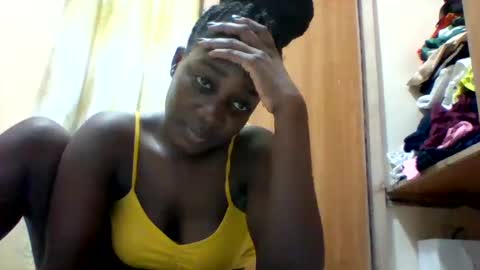 Snapshot of zainxxxx chatting on February 14, 10:47 pm zainxxxx online show from February 14, 10:47 pm