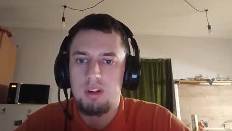 Snapshot of zairekane chatting on March 4, 9:10 pm Zack online show from March 4, 9:10 pm