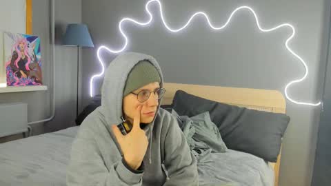 dick online show from December 5, 8:11 am