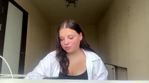 Snapshot of zanaestrin chatting on August 4, 8:28 am Liana online show from August 4, 8:28 am