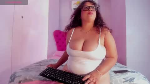 Snapshot of zara_holly_ chatting on July 28, 7:04 pm Zara online show from July 28, 7:04 pm