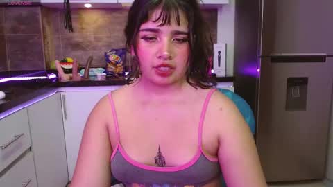 Snapshot of zara_snow chatting on December 22, 3:42 pm zara online show from December 22, 3:42 pm