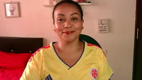 Snapshot of zaray_45bella chatting on June 23, 9:24 pm zaray online show from June 23, 9:24 pm