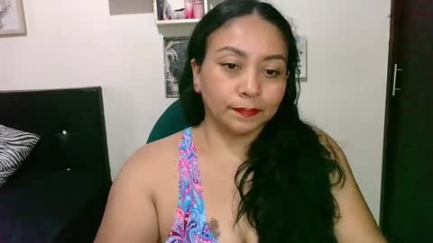 Snapshot of zaray_45bella chatting on July 5, 9:33 pm zaray online show from July 5, 9:33 pm