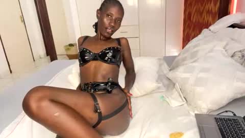 zaria_amara online show from July 21, 11:56 am