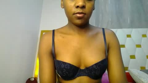 Snapshot of zariah011 chatting on June 14, 4:58 am zariah online show from June 14, 4:58 am