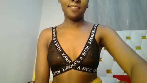 Snapshot of zariah011 chatting on June 14, 8:55 pm zariah online show from June 14, 8:55 pm