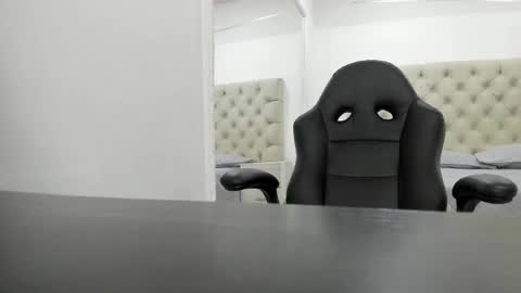 Snapshot of zarinawynne chatting on November 24, 8:19 pm Zarina Waynne online show from November 24, 8:19 pm