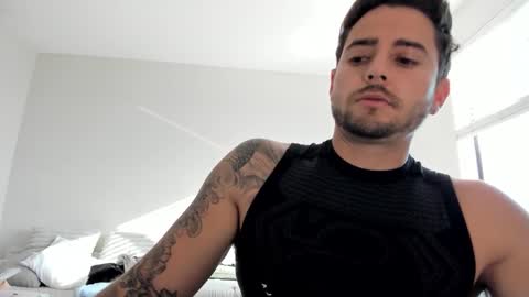 Snapshot of zaylanez chatting on February 9, 9:19 pm Zay lanez online show from February 9, 9:19 pm