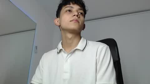 zaynvoss online show from June 19, 2:05 am