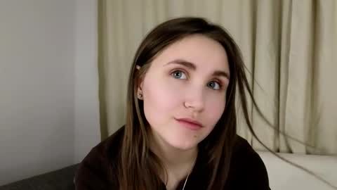 Emilia online show from January 14, 9:31 pm