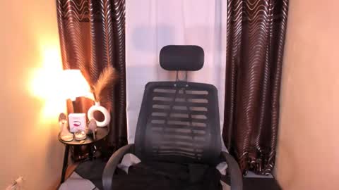 zella_maurice online show from July 12, 2:13 am