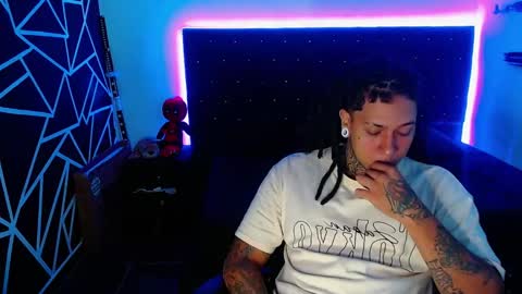 Snapshot of zero_x9 chatting on February 15, 9:55 pm zero_x9 online show from February 15, 9:55 pm