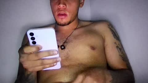 Snapshot of zeus_s chatting on April 3, 3:04 am zeus_s online show from April 3, 3:04 am