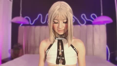 zhally_dee online show from March 11, 6:25 pm