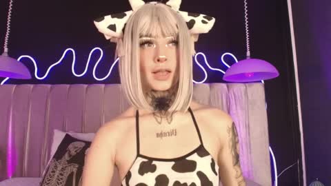 zhally_dee online show from April 7, 7:36 pm