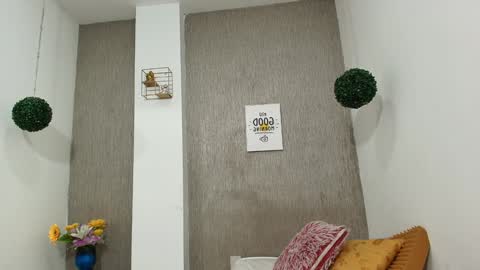 ZHAMIRA  ANDRES online show from January 24, 10:00 am