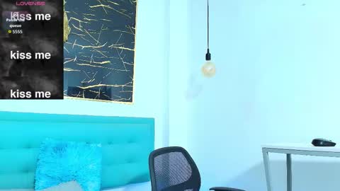 ZHAMIRA  ANDRES online show from October 26, 9:53 pm