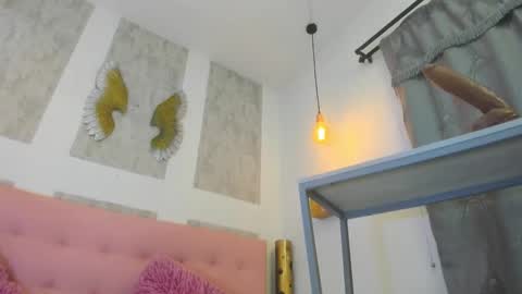 ZHAMIRA  ANDRES online show from December 1, 8:36 pm