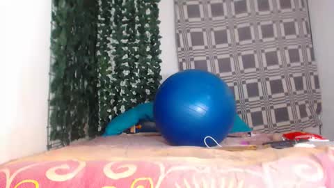 Snapshot of zhanaya_jhaen chatting on May 18, 1:24 am zhannaya online show from May 18, 1:24 am