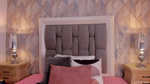zharia_lux25 online show from May 31, 11:39 am