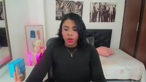 zhia  zeus online show from March 24, 5:23 am