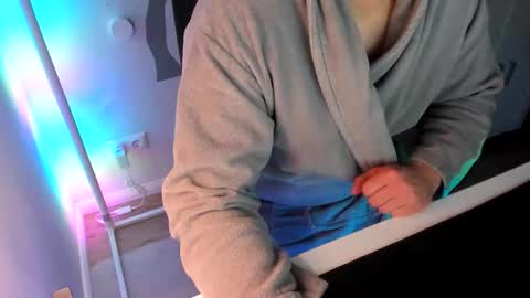 Snapshot of ziemlichflutschig chatting on February 5, 8:35 pm ziemlichflutschig online show from February 5, 8:35 pm