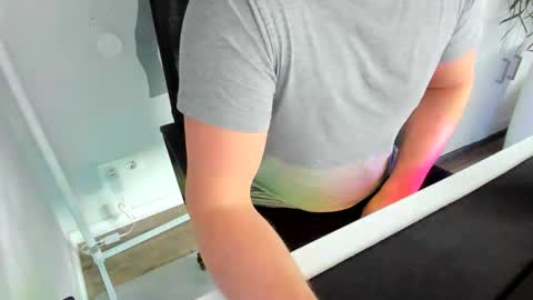 Snapshot of ziemlichflutschig chatting on February 24, 7:28 am ziemlichflutschig online show from February 24, 7:28 am