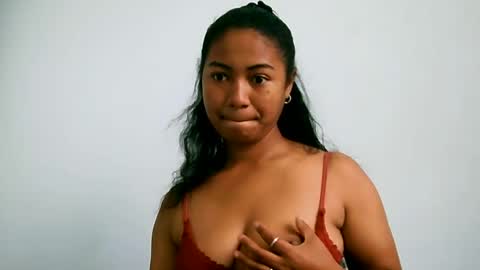 elly online show from July 11, 4:37 am