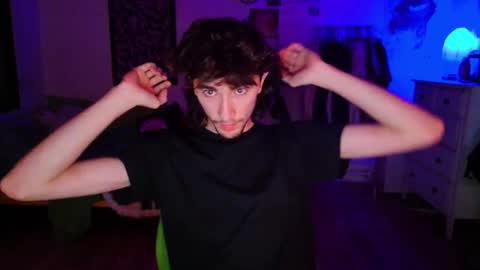 Snapshot of zipdown_ chatting on March 31, 2:24 am zipdown online show from March 31, 2:24 am