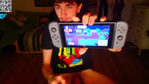 Snapshot of zipdown_ chatting on April 2, 5:16 am zipdown online show from April 2, 5:16 am