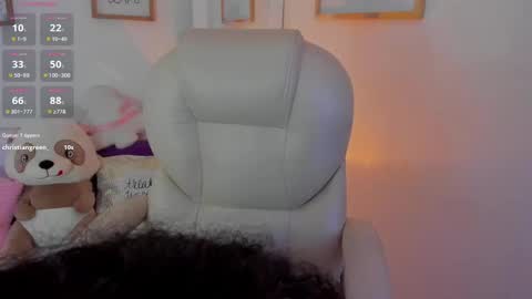 Snapshot of zobe_love chatting on February 5, 5:39 pm Zobe Love online show from February 5, 5:39 pm