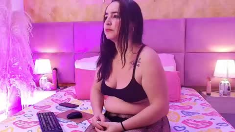 zoe_aitanaa online show from May 19, 11:27 am